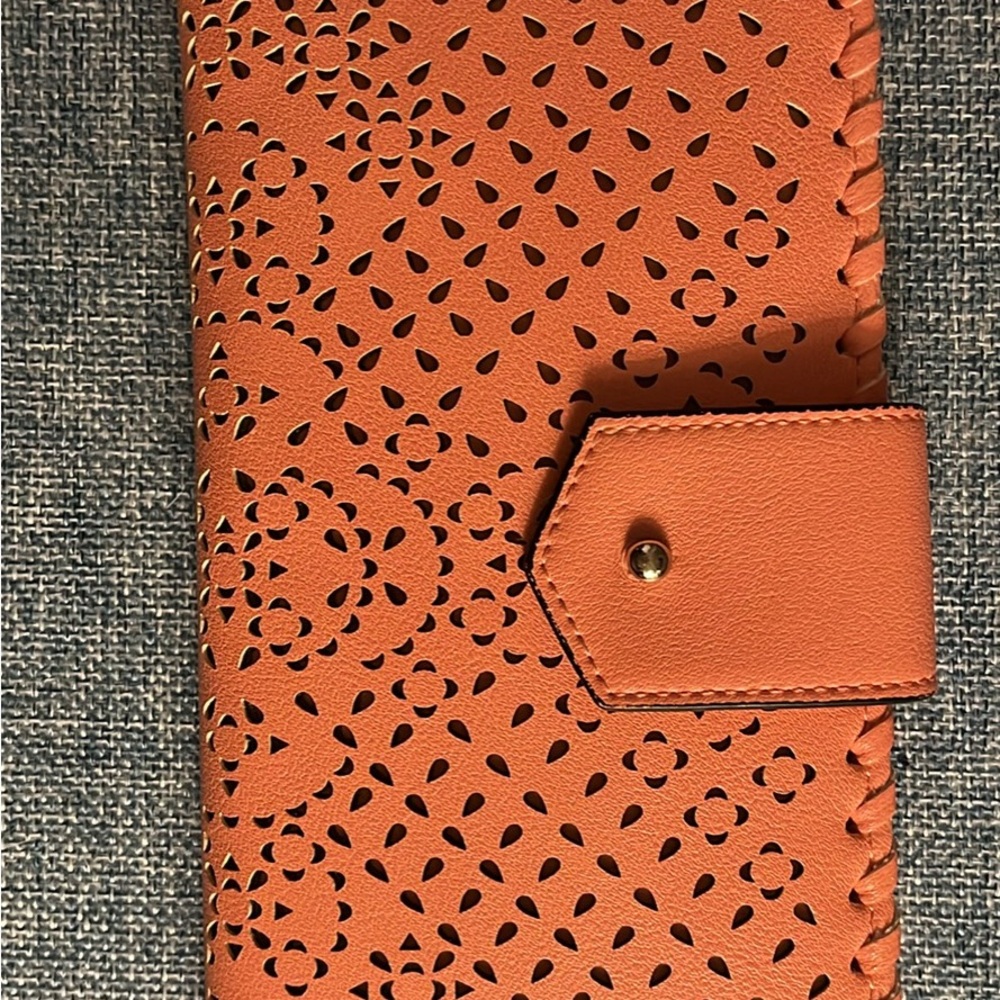 Francesca’s- Large bifold salmon pink wallet